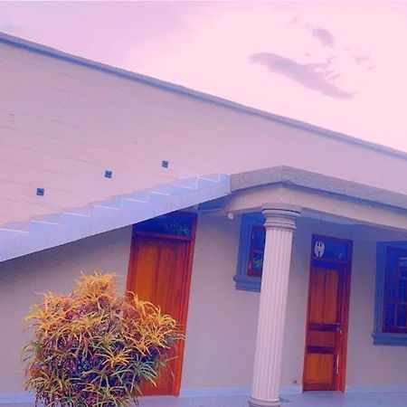 Evelina House Hostel Boma la Ngombe Εξωτερικό φωτογραφία