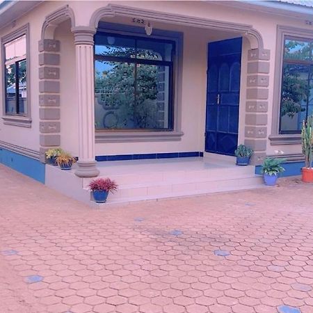 Evelina House Hostel Boma la Ngombe Εξωτερικό φωτογραφία