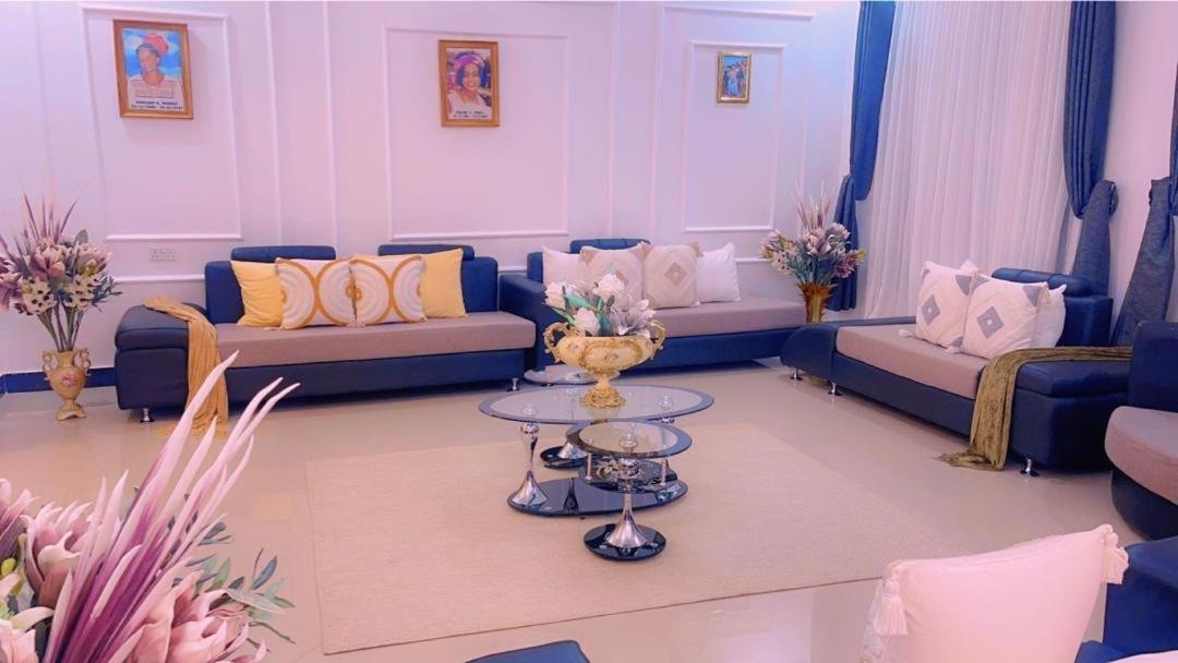 Evelina House Hostel Boma la Ngombe Εξωτερικό φωτογραφία