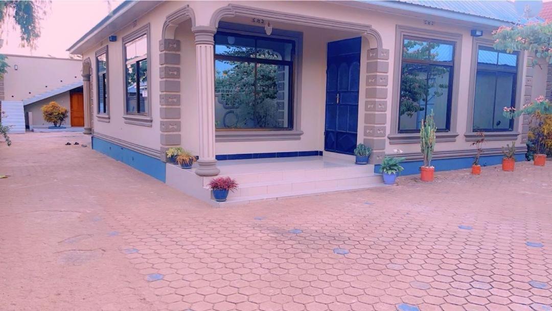 Evelina House Hostel Boma la Ngombe Εξωτερικό φωτογραφία